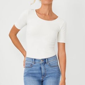 Gently worn Ann Taylor white ribbed top.